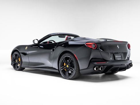 Used 2019 Ferrari Portofino image 32