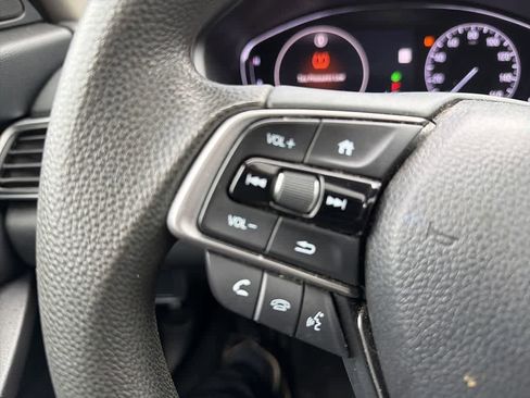 Used 2018 Honda Accord EX image 22