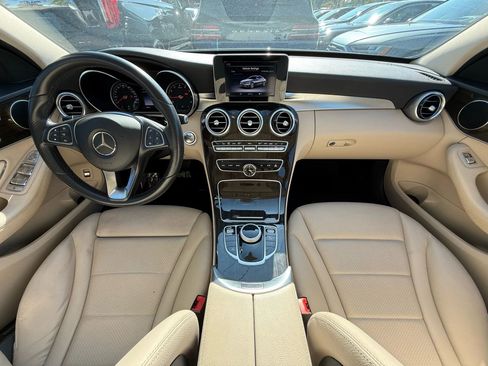 Used 2018 Mercedes-Benz C 300 4MATIC Sedan image 19