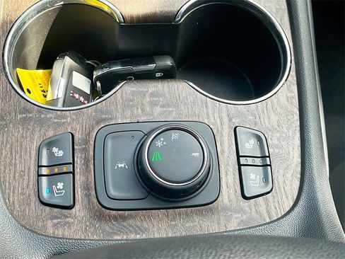 Used 2023 GMC Acadia Denali w/ Denali Ultimate Package image 21