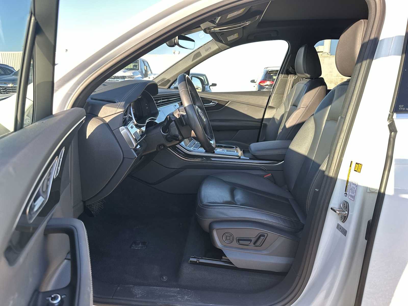 Used 2025 Audi Q7 3.0T Premium Plus AWD/4WD image 10