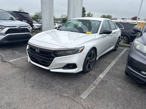 Used 2022 Honda Accord Sport image 2