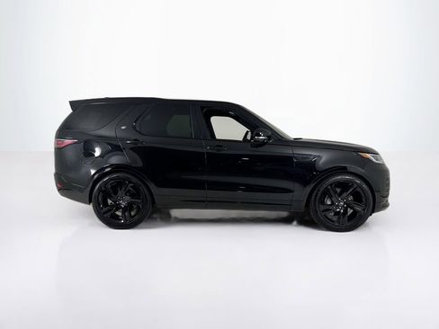 Used 2025 Land Rover Discovery Dynamic SE AWD/4WD image 6