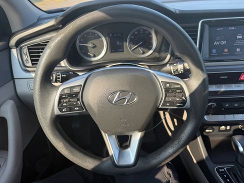 Used 2019 Hyundai Sonata SE w/ Cargo Package FWD image 11