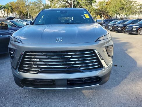 Used 2025 Buick Enclave Preferred w/ Power Package image 3