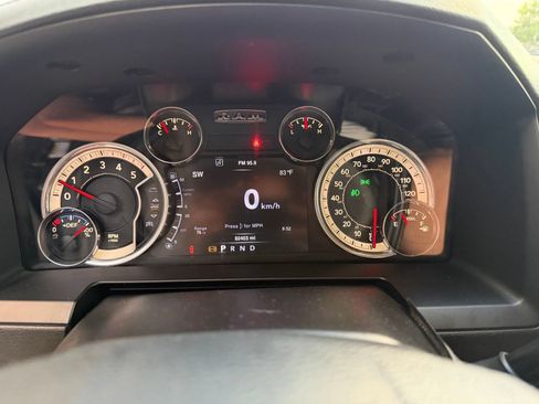Used 2016 RAM 2500 Laramie w/ Convenience Group AWD/4WD image 19