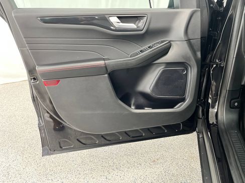 Used 2023 Ford Escape ST-Line w/ Tech Pack #1 AWD/4WD image 11