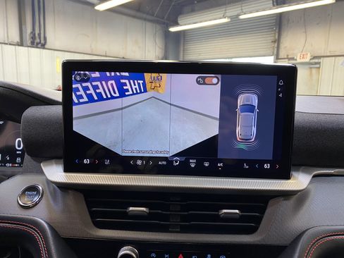 Used 2025 Ford Explorer ST-Line w/ Premium Package image 46