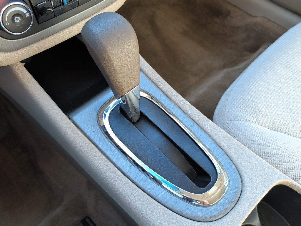 Used 2008 Chevrolet Impala LT FWD image 24