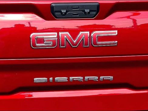 Used 2025 GMC Sierra 1500 SLT w/ SLT Premium Plus Package AWD/4WD image 31