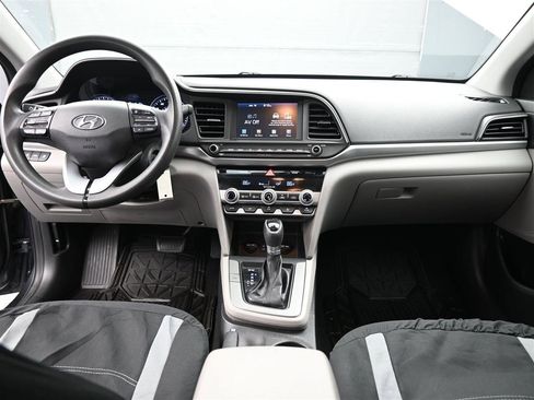 Used 2020 Hyundai Elantra SEL image 12