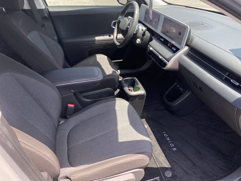 Certified 2023 Hyundai Ioniq 5 SE RWD image 32