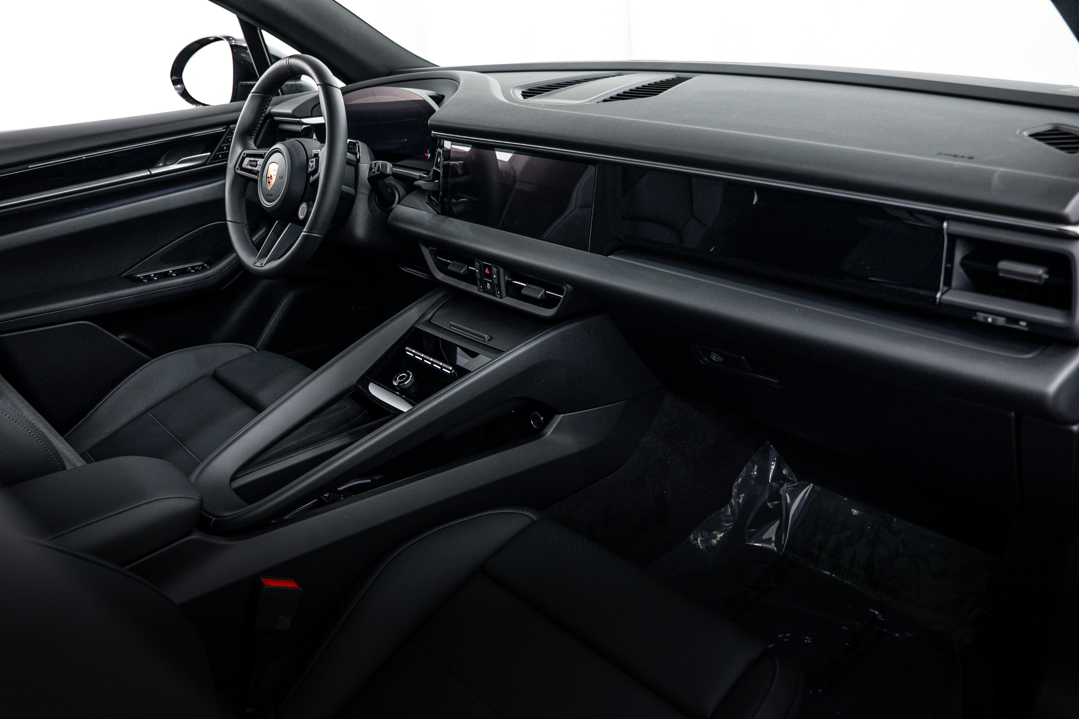 Certified 2026 Porsche Macan 4 Electric AWD/4WD image 14