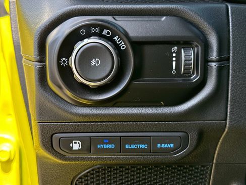 Used 2024 Jeep Wrangler Unlimited Rubicon 4xe w/ Convenience Group AWD/4WD image 32