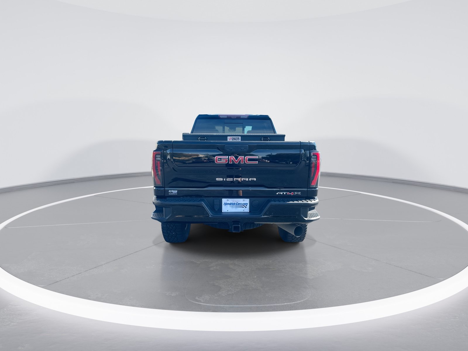 Used 2025 GMC Sierra 2500 AT4X AWD/4WD image 8
