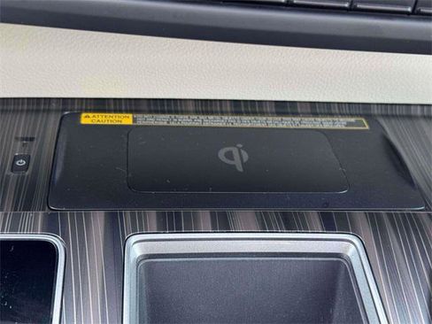 Certified 2023 Toyota Sienna Platinum image 29