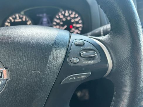 Used 2020 Nissan Pathfinder SL image 7