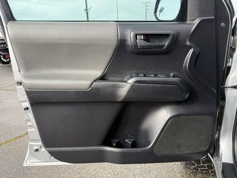 Used 2020 Toyota Tacoma SR image 12