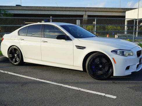 Used 2016 BMW M5 image 5