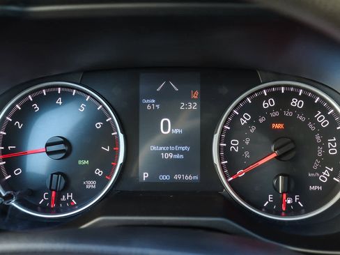 Used 2022 Toyota RAV4 XLE image 24