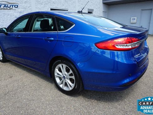 Used 2017 Ford Fusion SE FWD image 8