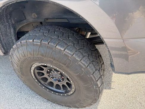 Used 2022 Ford F250 Lariat w/ Black Appearance Package image 22