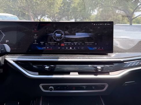 Used 2025 BMW X7 M60i AWD/4WD image 14