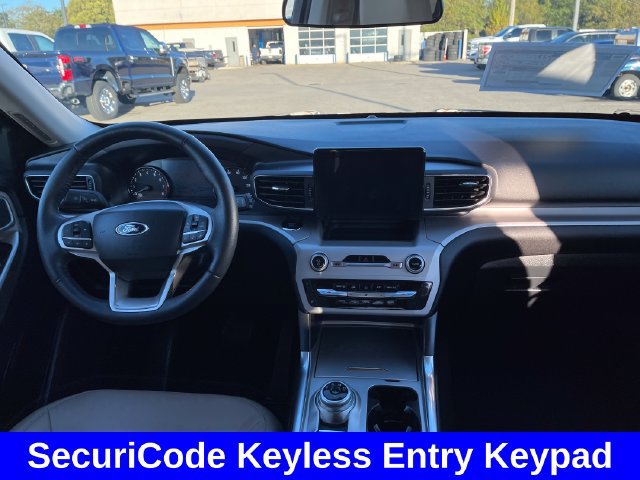 Used 2023 Ford Explorer XLT w/ Equipment Group 202A AWD/4WD image 12