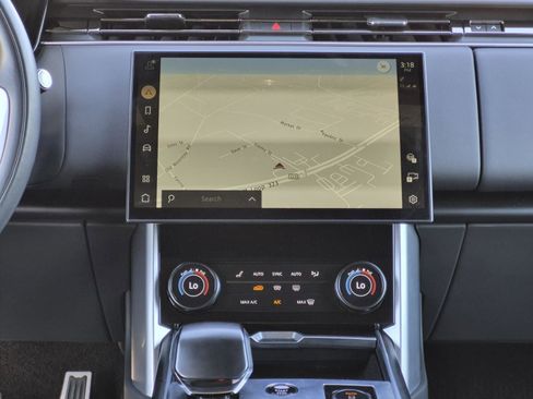 Used 2023 Land Rover Range Rover SV image 32