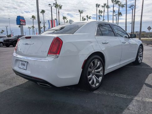 Used 2019 Chrysler 300 Limited image 4