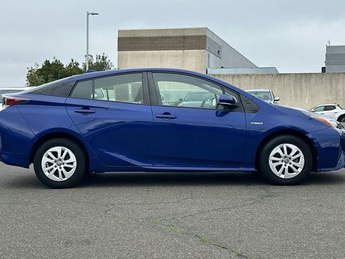 Used 2016 Toyota Prius Two image 6