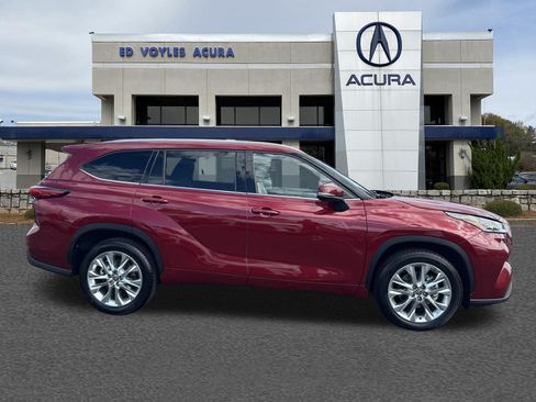 Used 2021 Toyota Highlander Limited FWD image 4