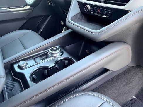 New 2026 Ford Explorer Active w/ Active Comfort Package RWD image 8