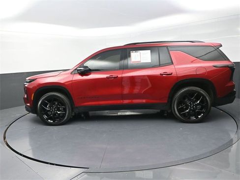 Used 2024 Chevrolet Traverse RS image 4