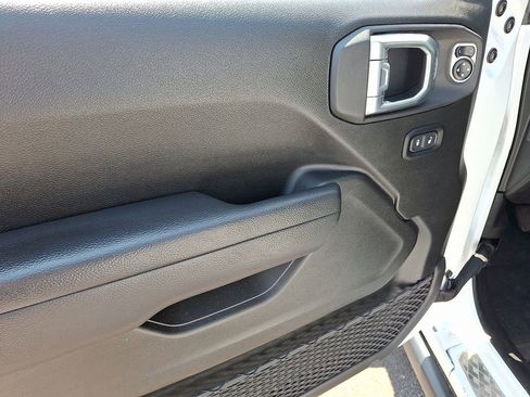 Used 2024 Jeep Gladiator Sport AWD/4WD image 13