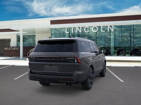 New 2026 Lincoln Navigator Reserve AWD/4WD image 8