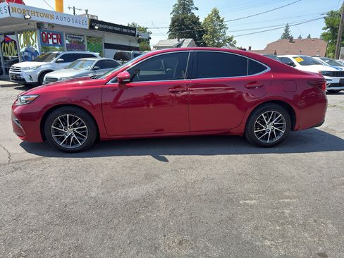 Used 2016 Lexus ES 350 w/ Premium Package w/Wood Trim FWD image 3