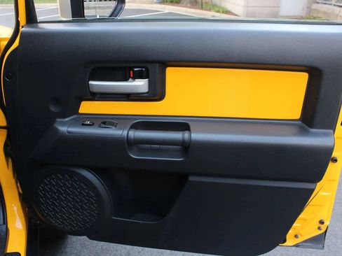 Used 2007 Toyota FJ Cruiser 4WD image 28