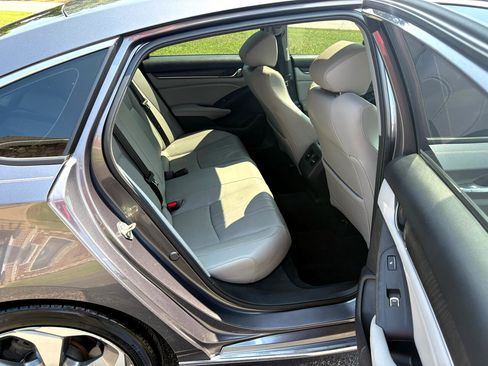 Used 2019 Honda Accord Touring image 23