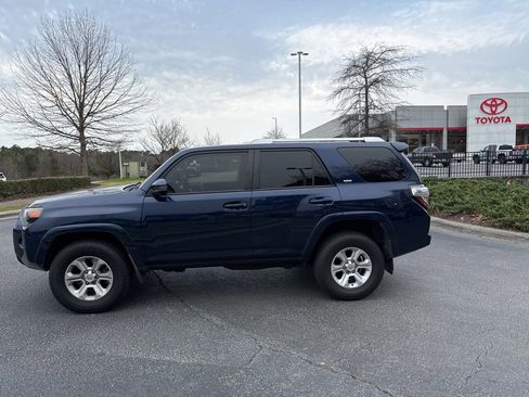Used 2014 Toyota 4Runner SR5 image 3