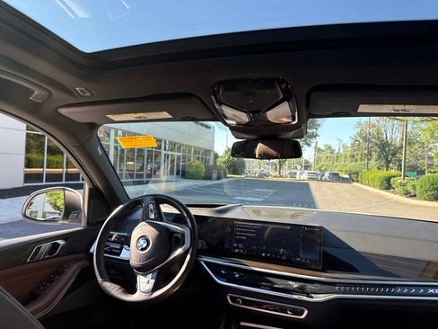 Used 2024 BMW X5 xDrive40i w/ Premium Package AWD/4WD image 10