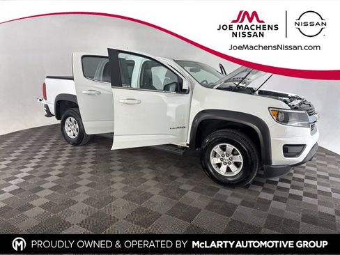 Used 2018 Chevrolet Colorado W/T w/ WT Convenience Package image 12