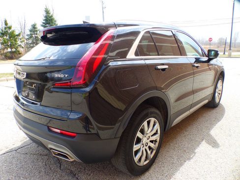 Used 2022 Cadillac XT4 Premium Luxury w/ Enhanced Visibility Package FWD image 10