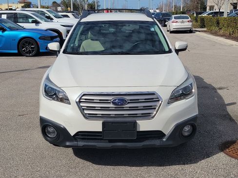 Used 2017 Subaru Outback 2.5i Premium image 12