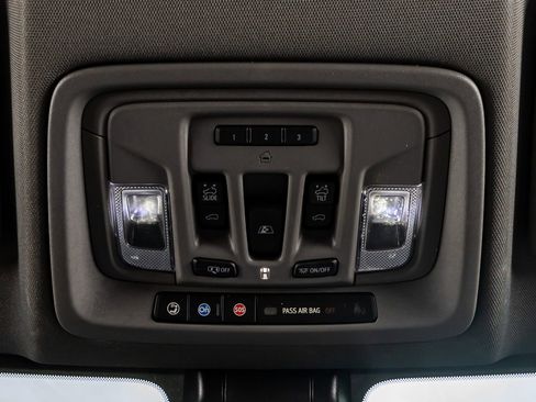 Used 2021 GMC Sierra 2500 Denali w/ Denali Black Diamond Edition image 29