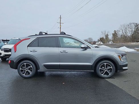 New 2026 Kia Niro LX image 6