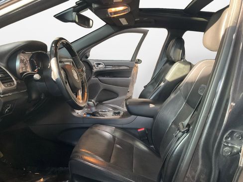 Used 2018 Jeep Grand Cherokee Overland w/ Jeep Active Safety Group image 9