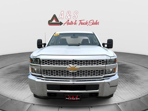 Used 2019 Chevrolet Silverado 2500 W/T AWD/4WD image 2