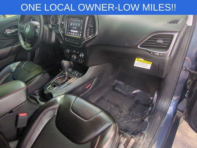 Used 2019 Jeep Cherokee Trailhawk w/ Cold Weather Group AWD/4WD image 36