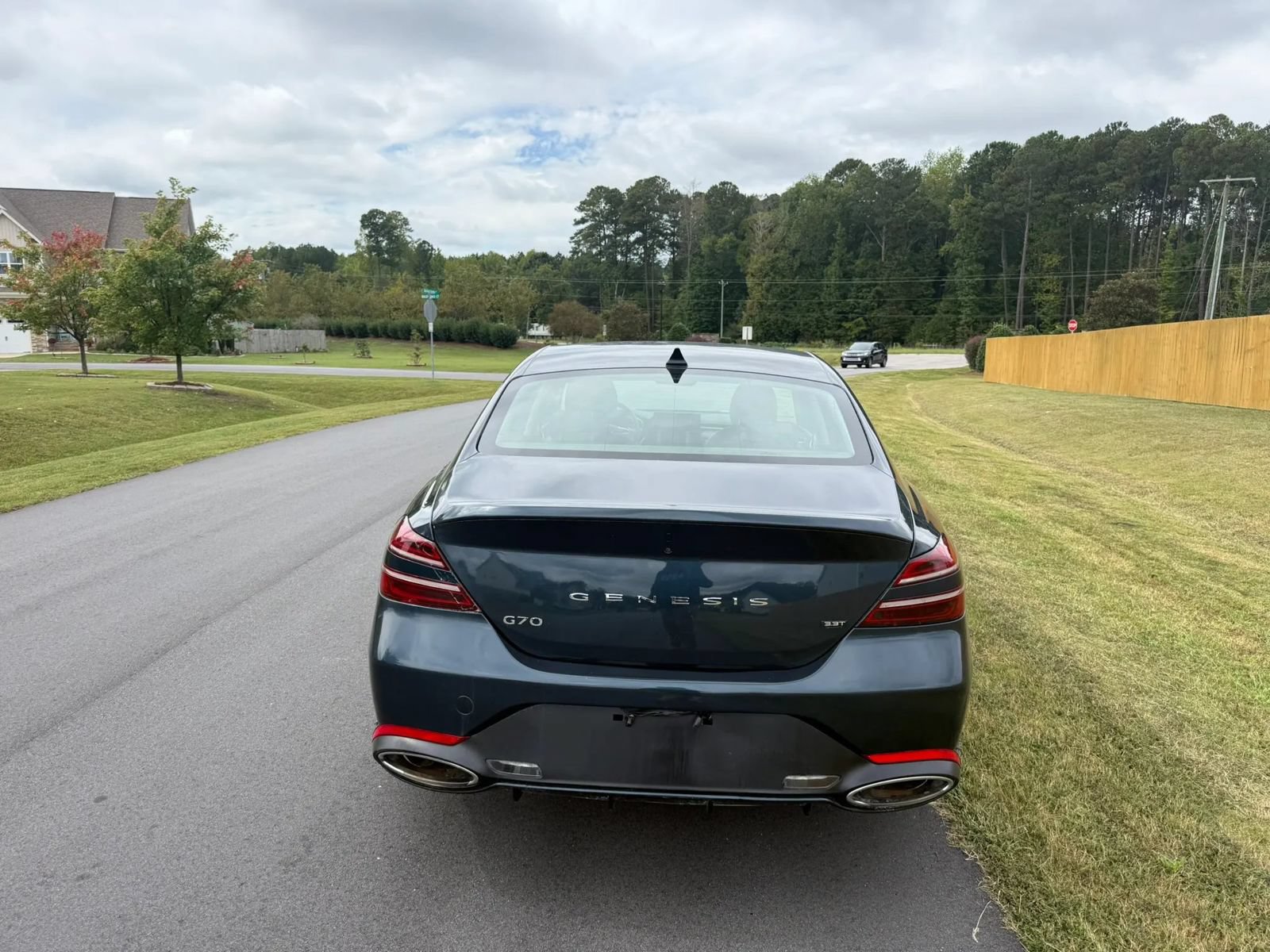 Used 2022 Genesis G70 3.3T RWD image 8